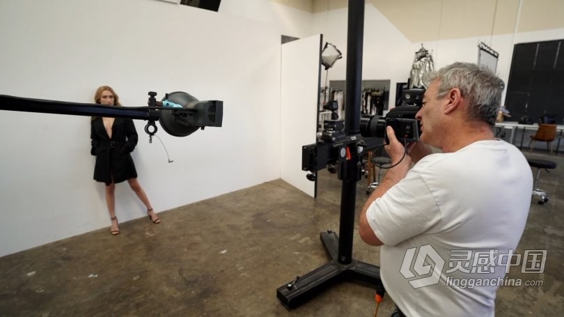 不同灯光设置高调照明效果人像摄影技巧视频教程  福风灵感网 www.ffidea.com